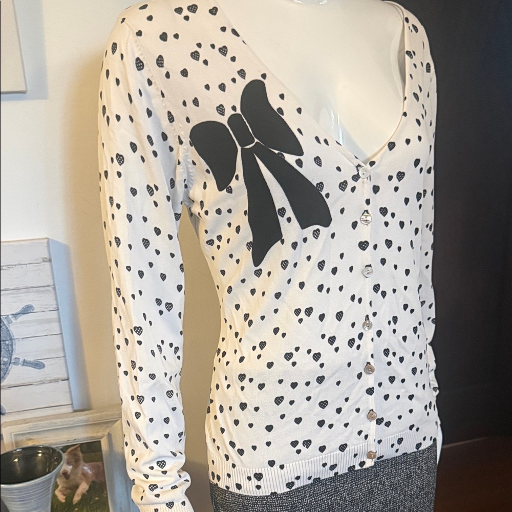 Icon Collection size. L Women's Heart Print Cardigan with Bow Detail